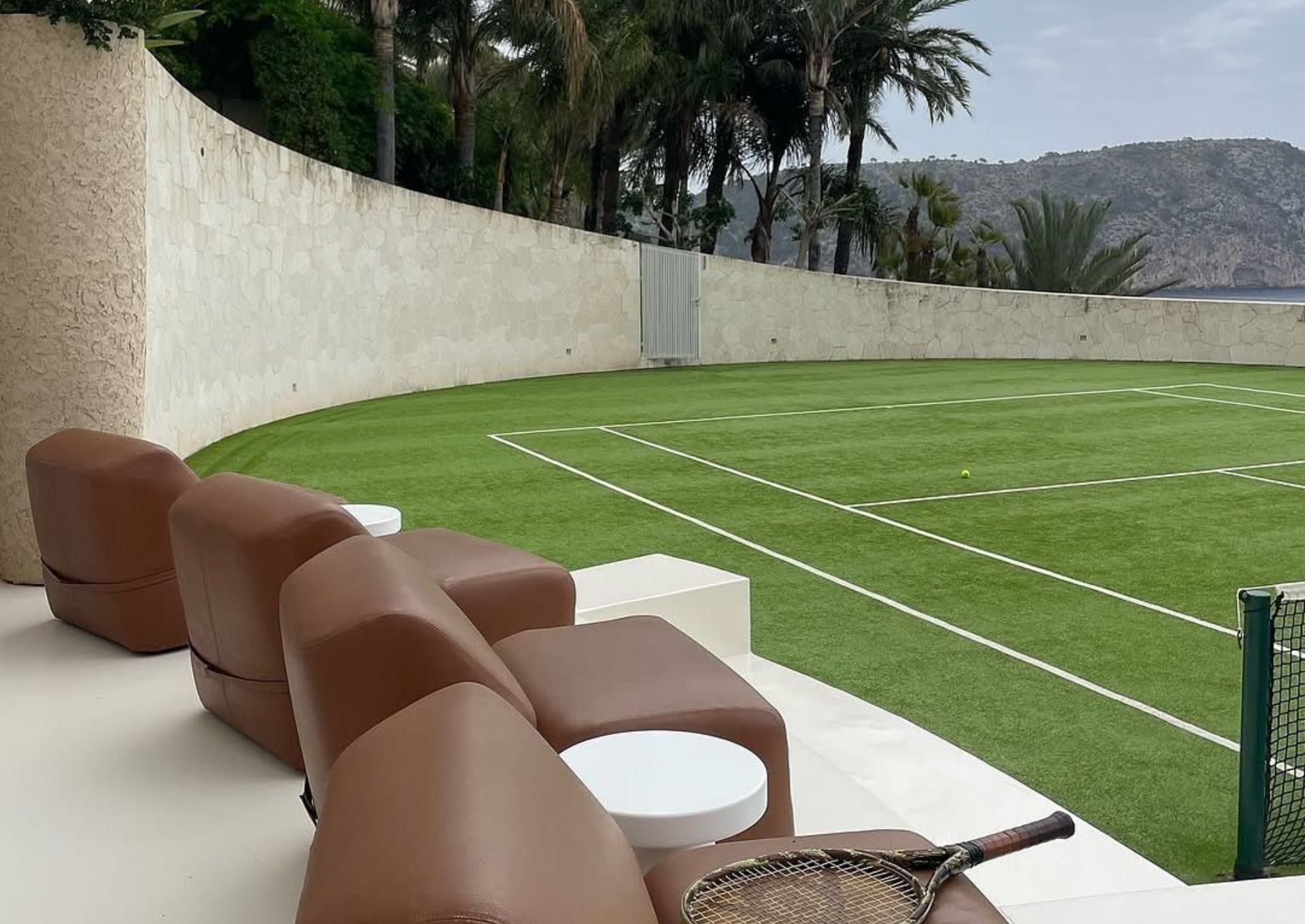 Signature Experiences Crafted for Distinctive Hotels.